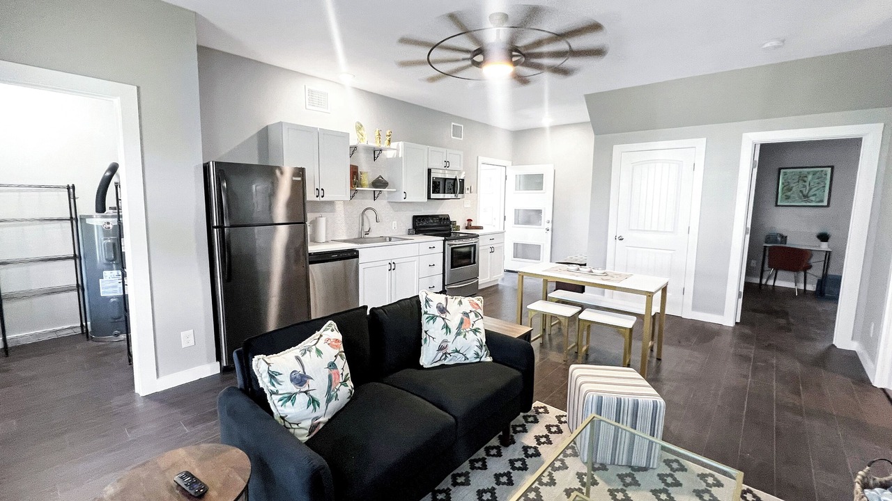 Photo of Livingroom in Five Points