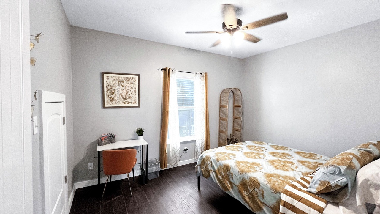 Photo of Bedroom in Five Points