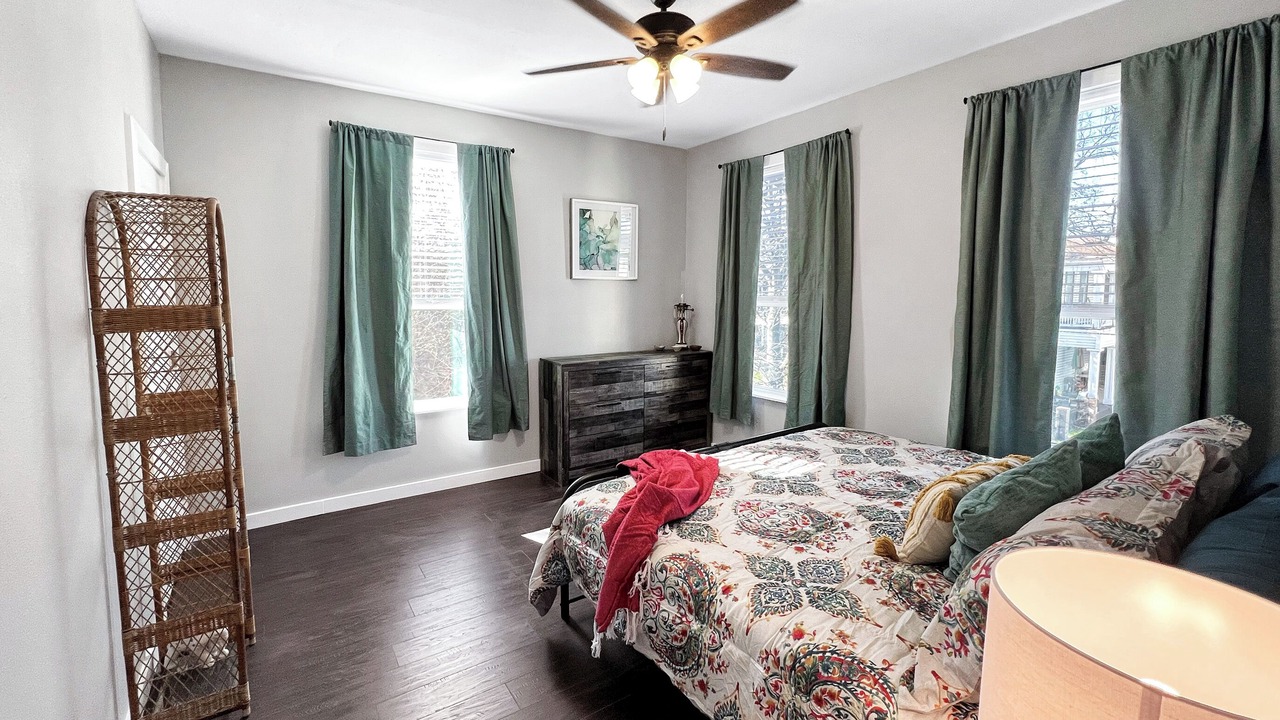 Photo of Bedroom in Five Points