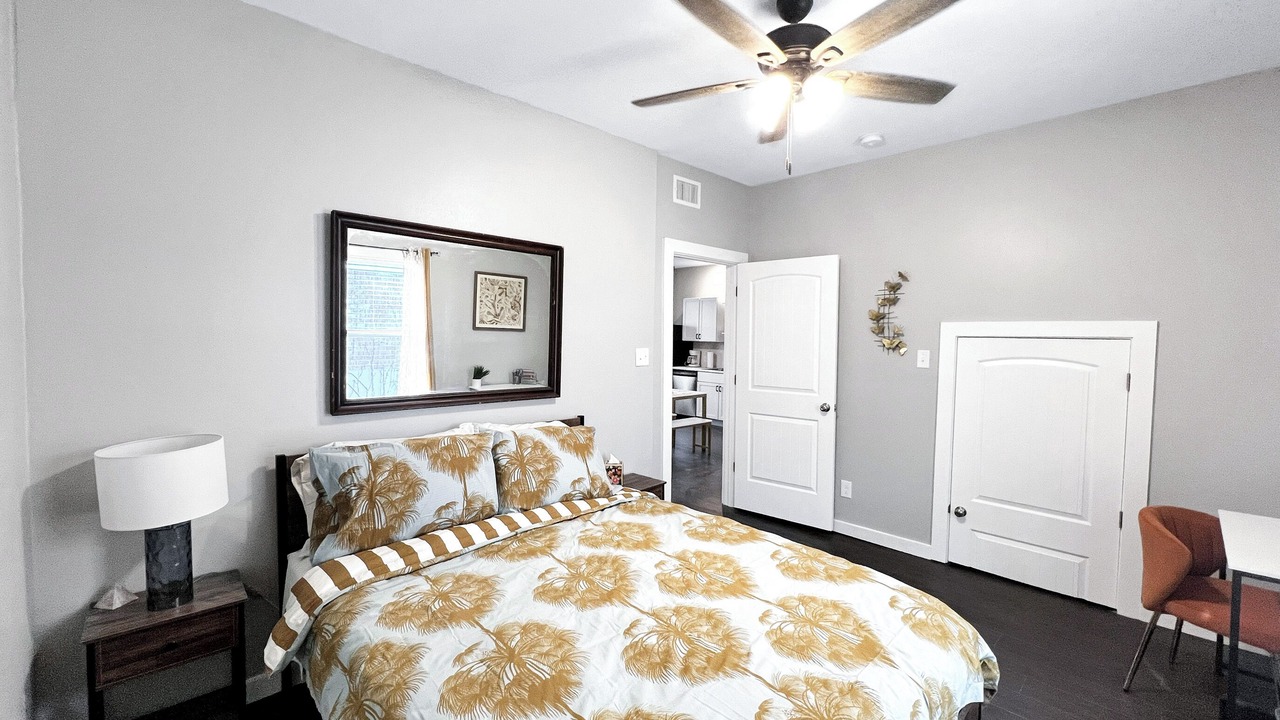 Photo of Bedroom in Five Points