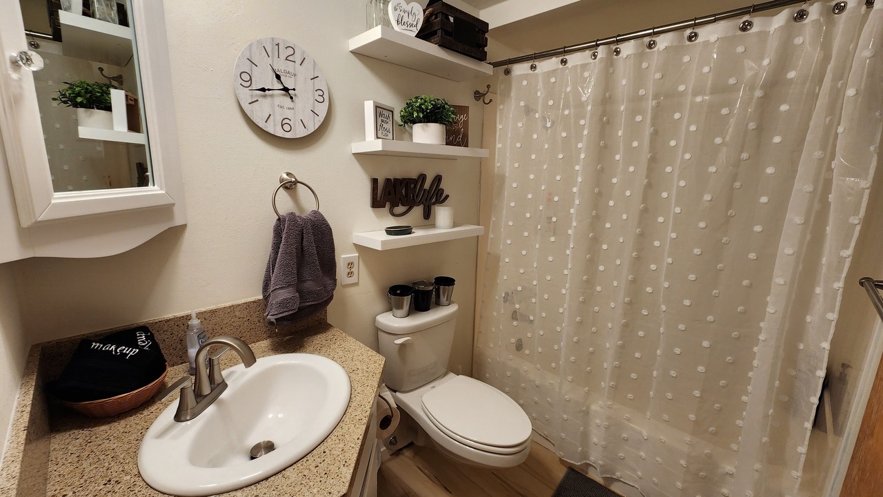 Photo of Bathroom in Fawnskin