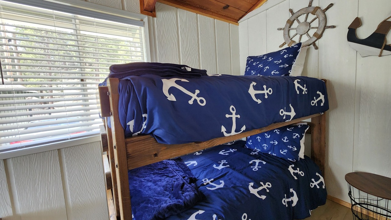 Photo of Bedroom in Fawnskin