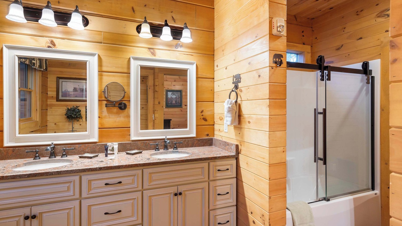 Photo of Bathroom in Kirbyville
