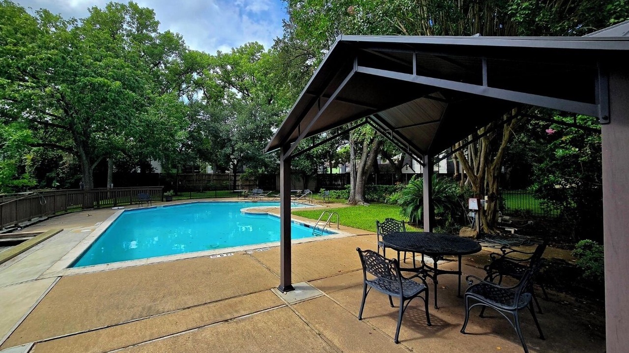 Photo of Outdoor in George Bush Park/Eldridge