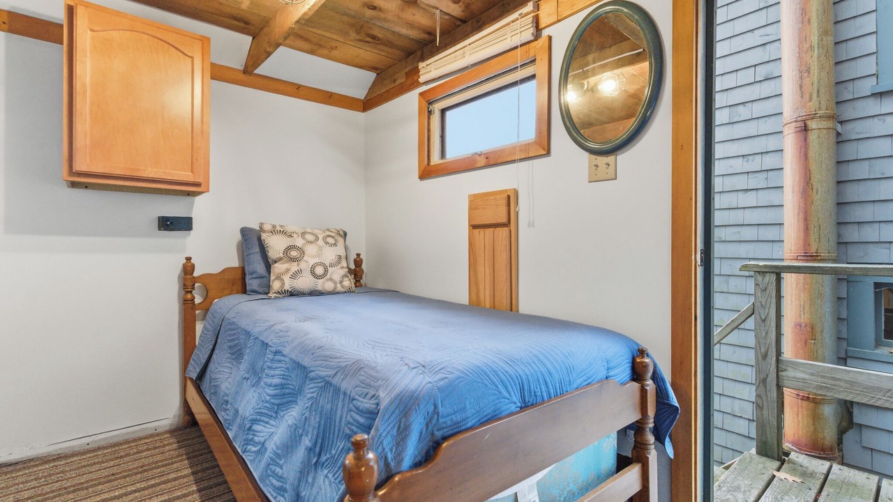 Photo of Bedroom in Alton Bay