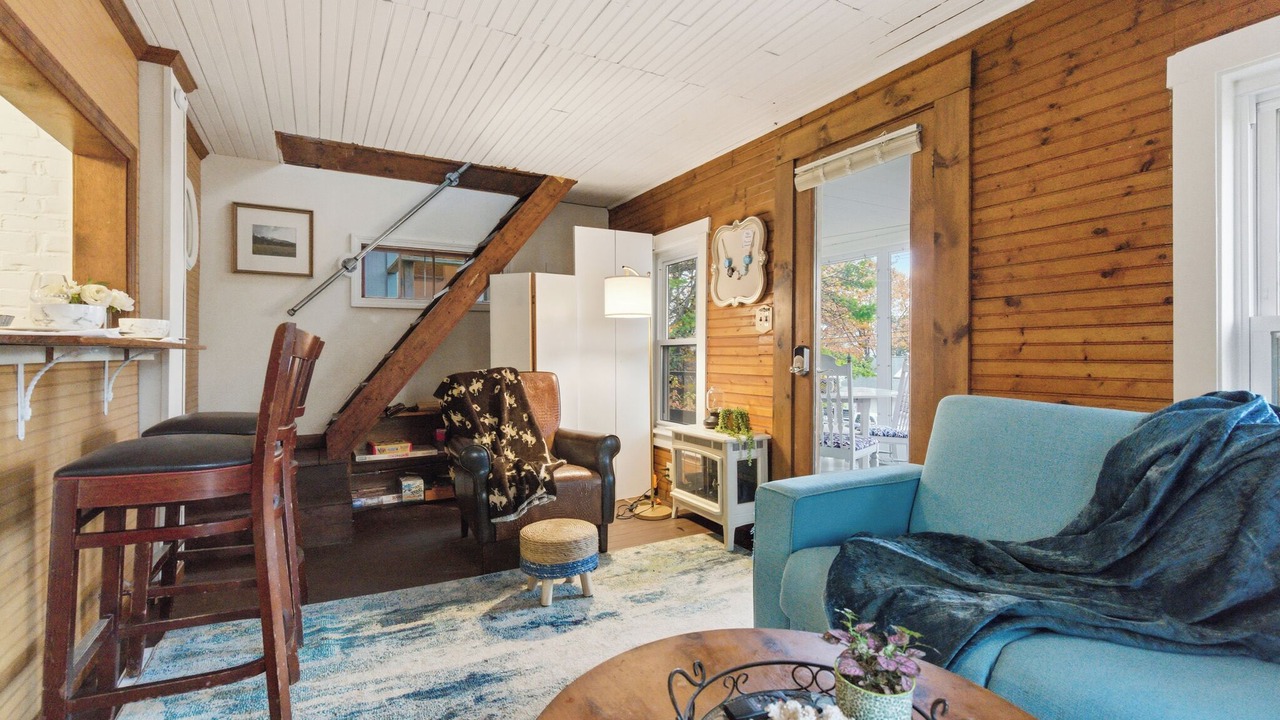 Photo of Livingroom in Alton Bay