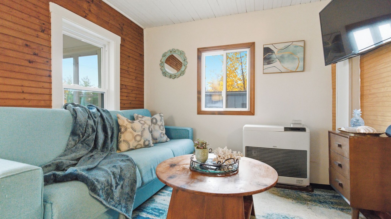 Photo of Livingroom in Alton Bay