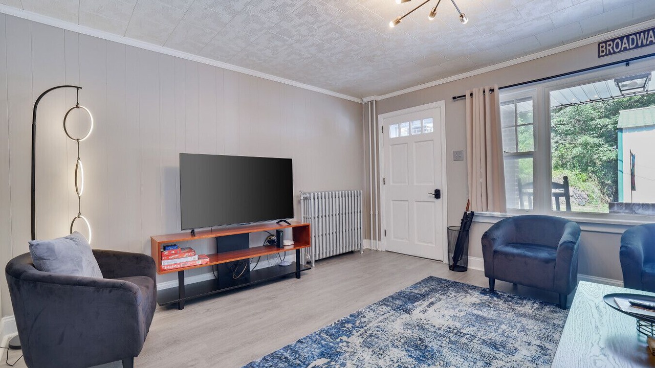 Photo of Livingroom in Ashfield