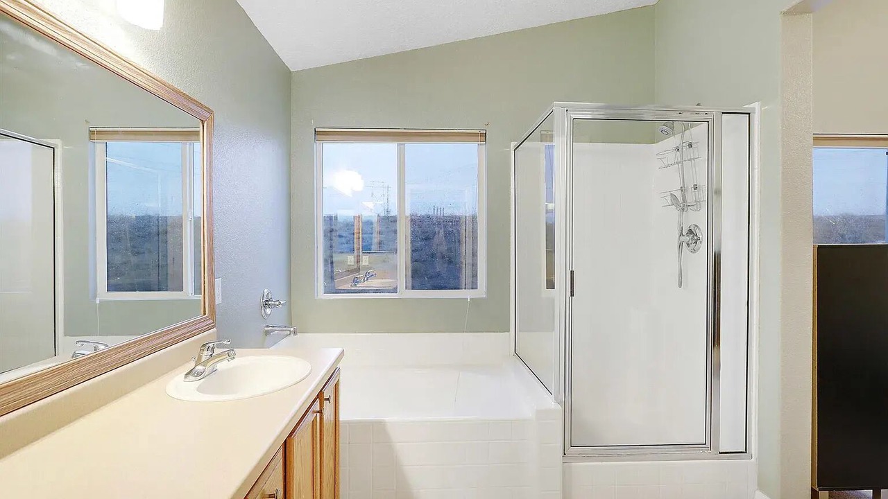Photo of Bathroom in Parkway