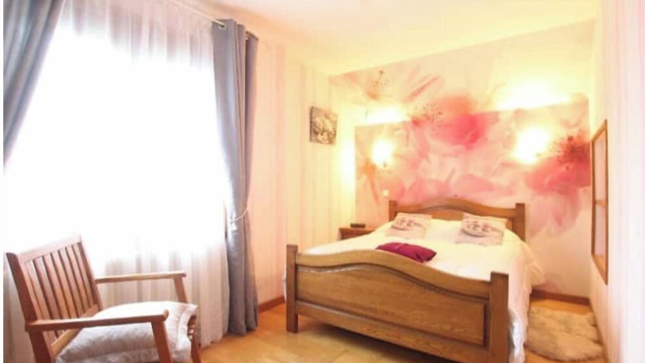 Photo of Bedroom in Les Moutiers-en-Cinglais