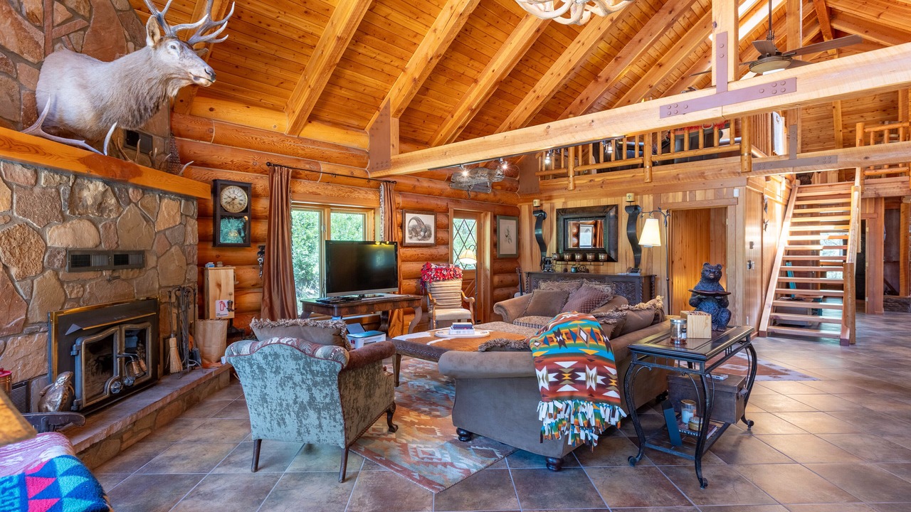 Photo of Livingroom in Archuleta County
