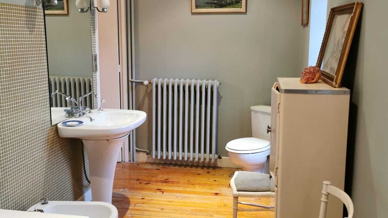 Photo of Bathroom in Montpezat-de-Quercy