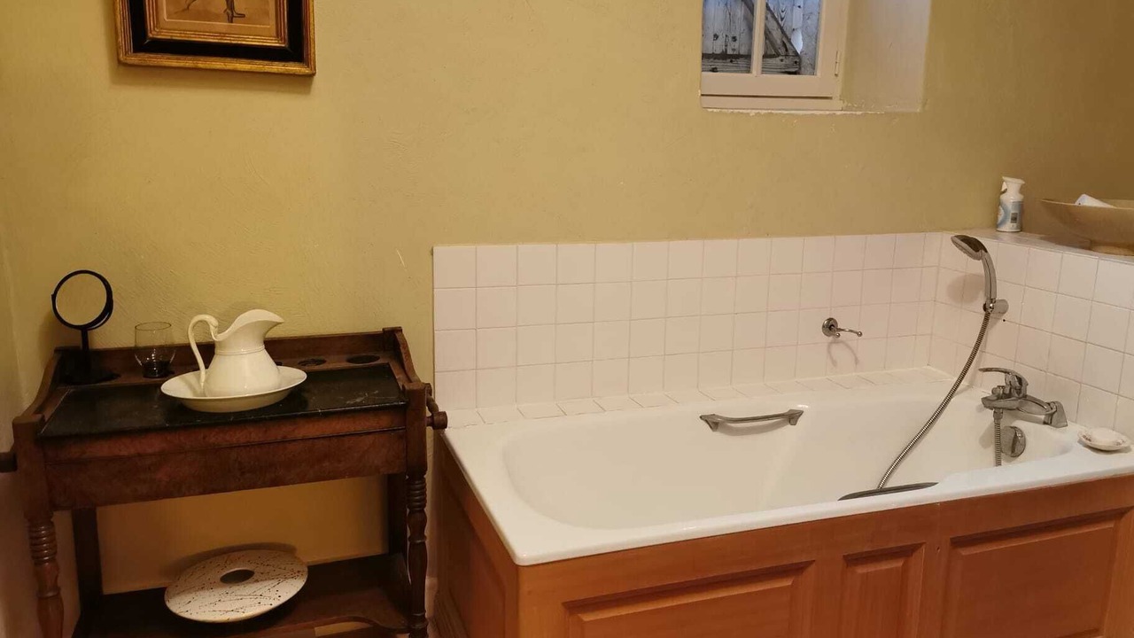 Photo of Bathroom in Montpezat-de-Quercy