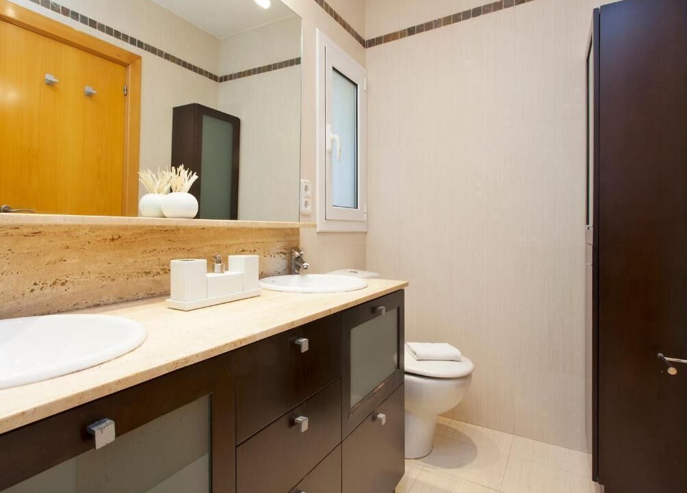 Photo of Bathroom in el Camp d'en Grassot i Gracia Nova