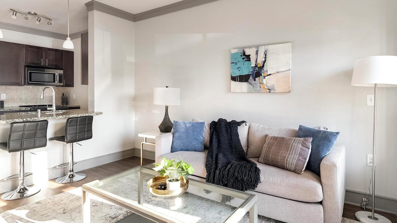 Photo of Livingroom in Northeast Carrollton