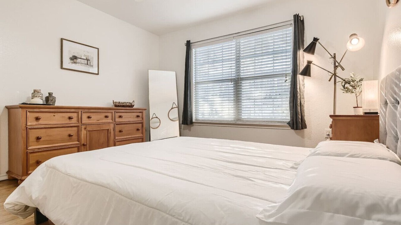 Photo of Bedroom in Bluff Springs
