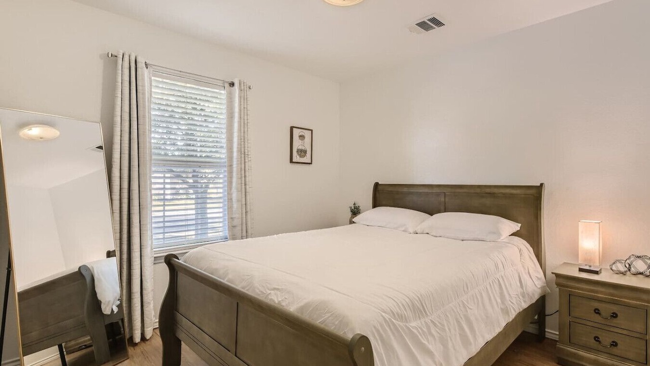 Photo of Bedroom in Bluff Springs