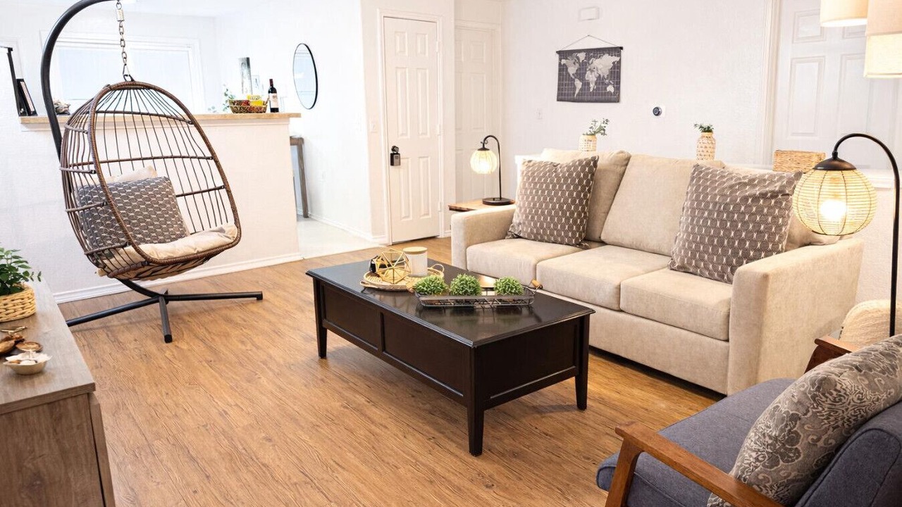 Photo of Livingroom in Bluff Springs