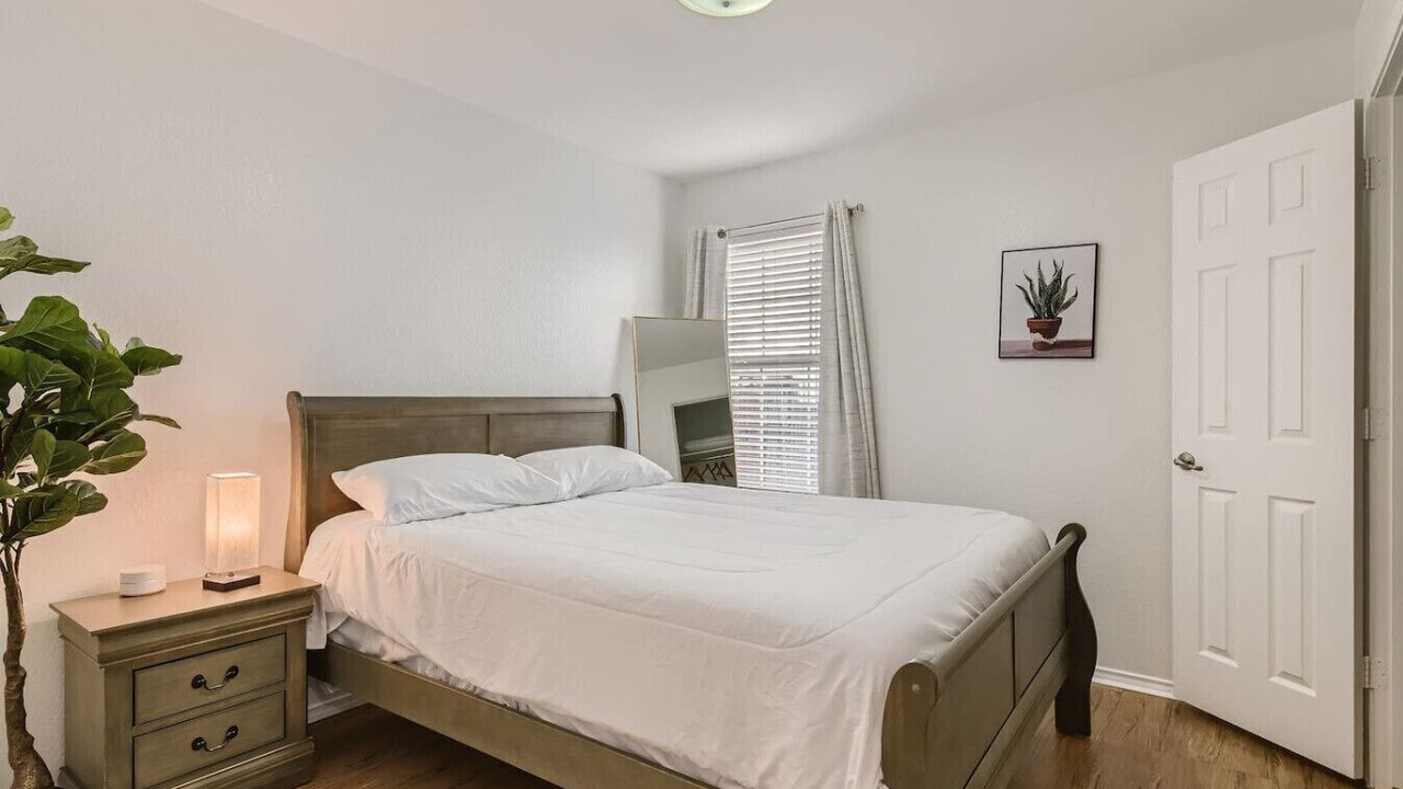 Photo of Bedroom in Bluff Springs