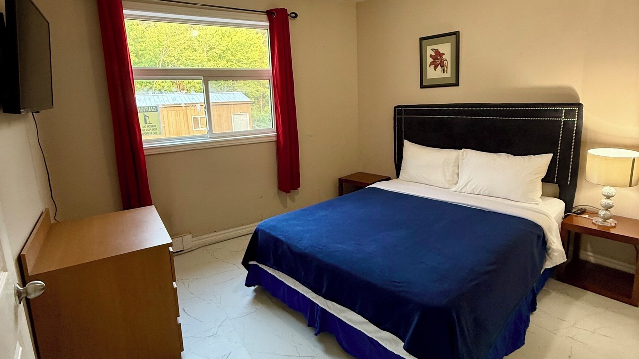 Photo of Bedroom in Gravenhurst