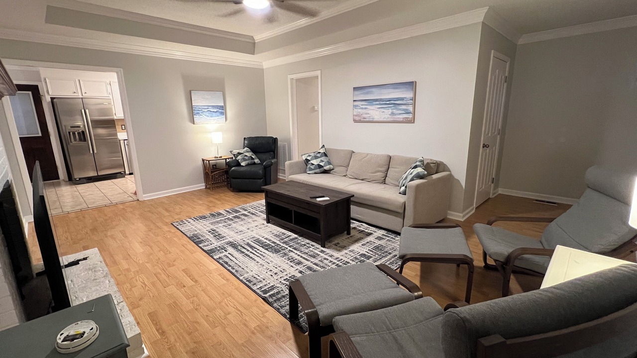 Photo of Livingroom in Oak Grove