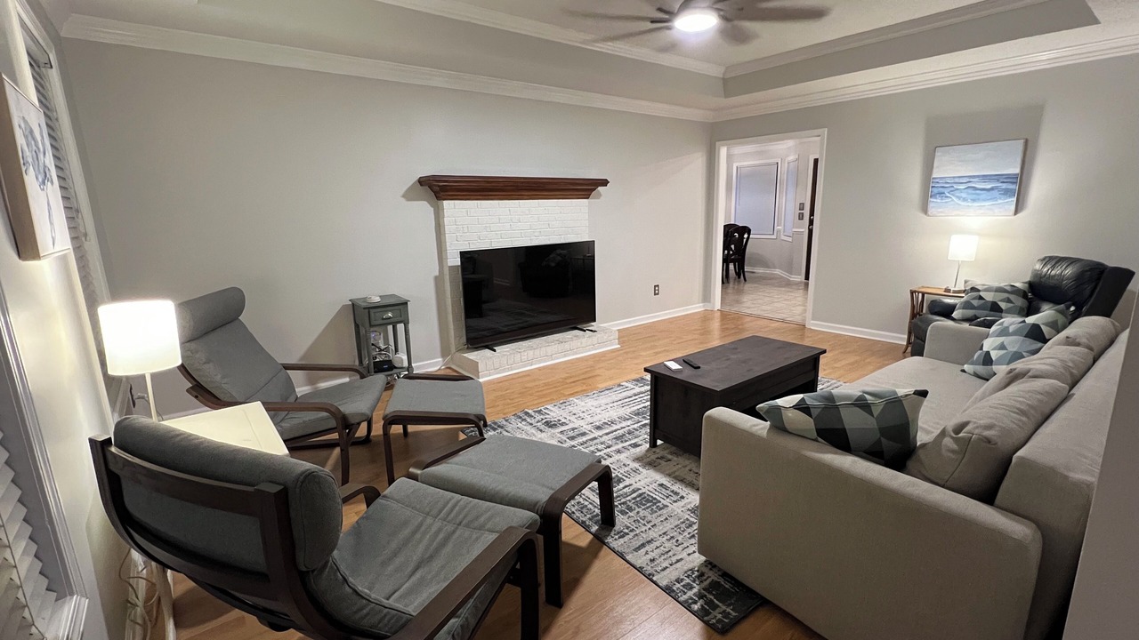 Photo of Livingroom in Oak Grove