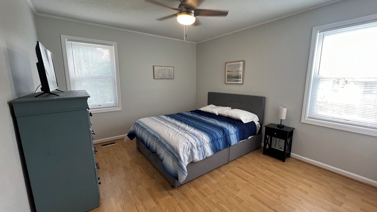 Photo of Bedroom in Oak Grove