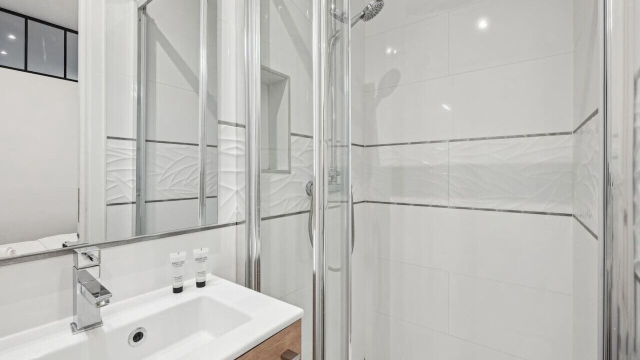 Photo of Bathroom in Arsenal