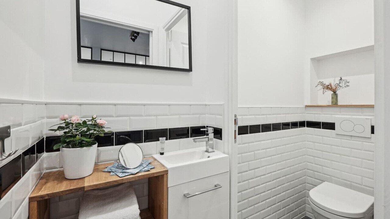 Photo of Bathroom in Arsenal