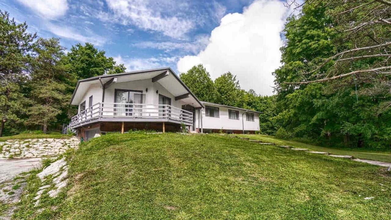 Photo of Outdoor in Mono Mills
