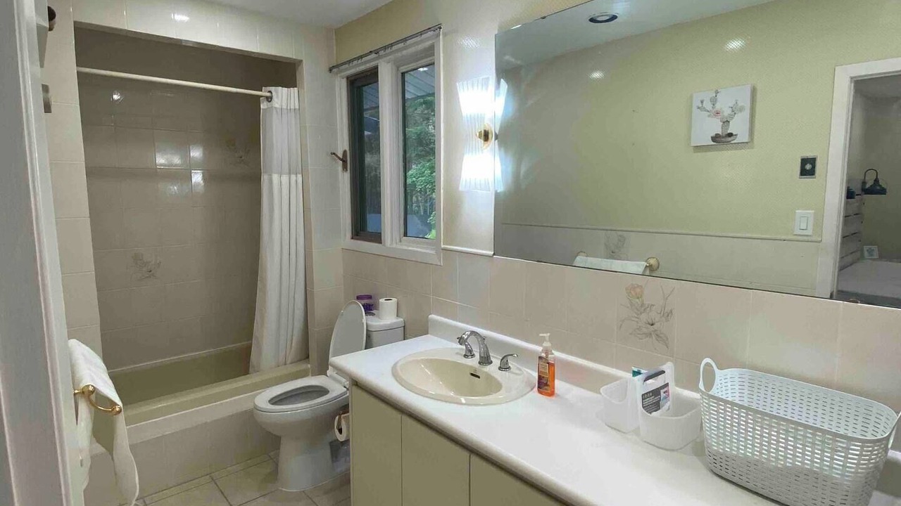 Photo of Bathroom in Mono Mills