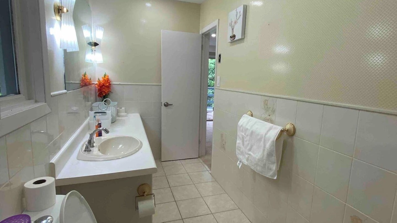 Photo of Bathroom in Mono Mills