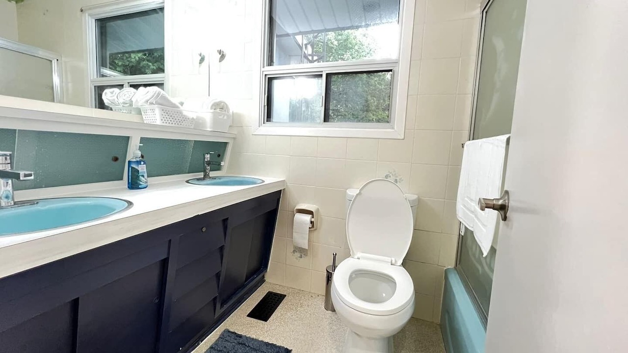 Photo of Bathroom in Mono Mills
