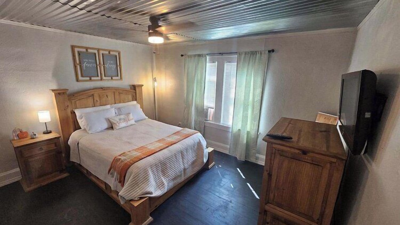 Photo of Bedroom in Holdenville