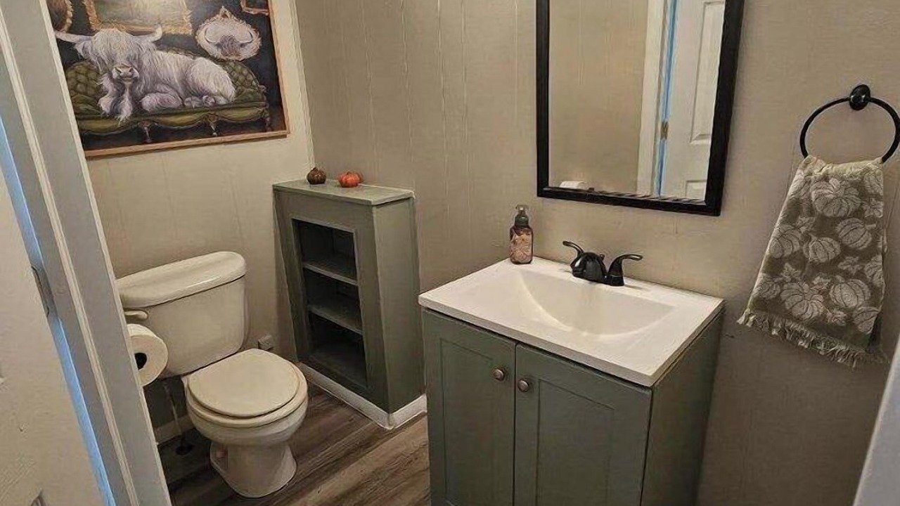 Photo of Bathroom in Holdenville