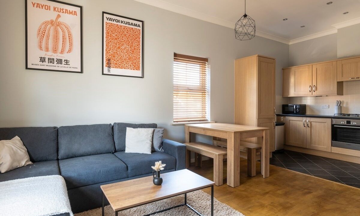 Photo of Livingroom in Crawley