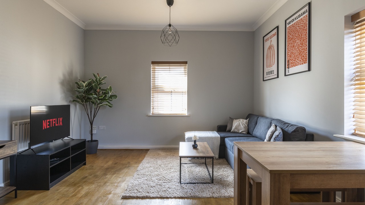 Photo of Livingroom in Crawley