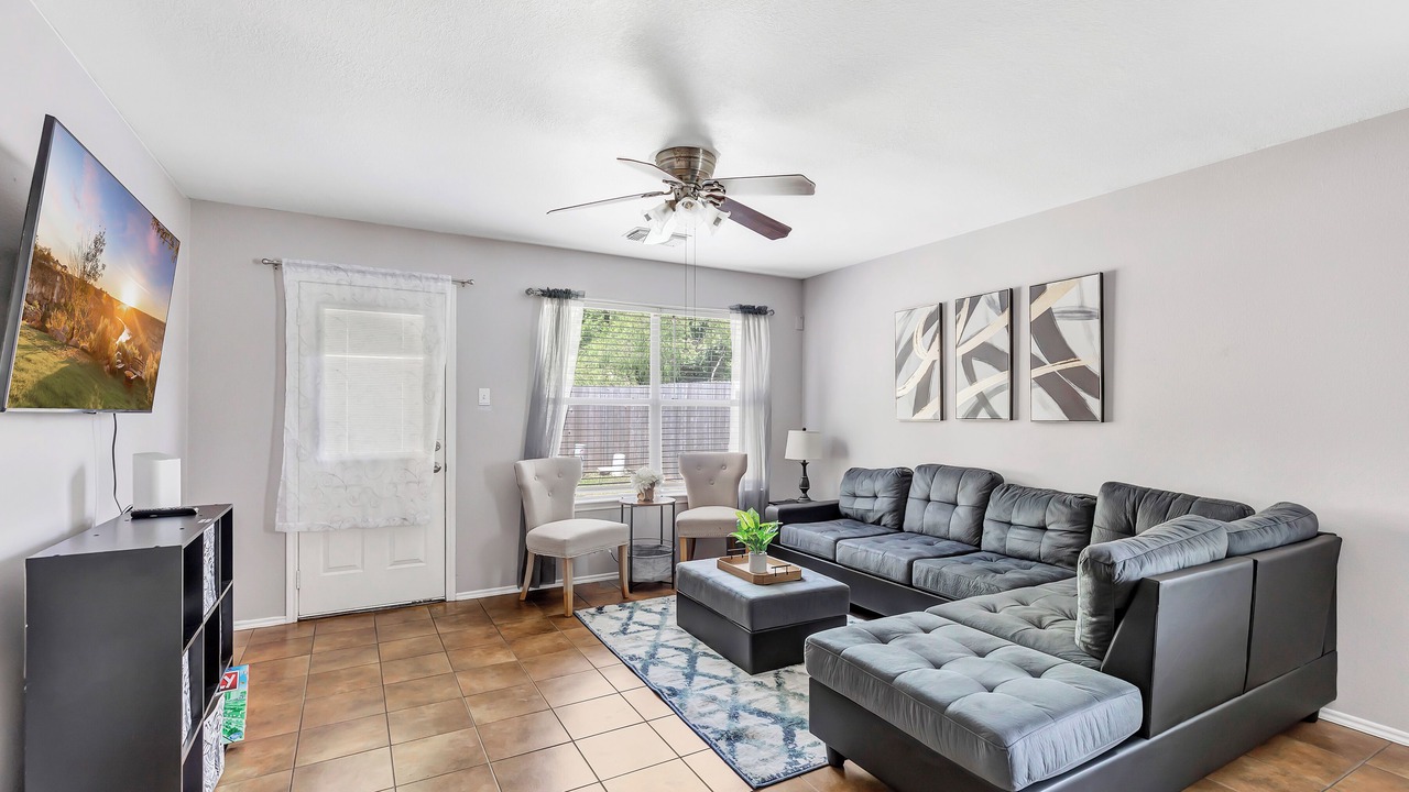 Photo of Livingroom in Humble