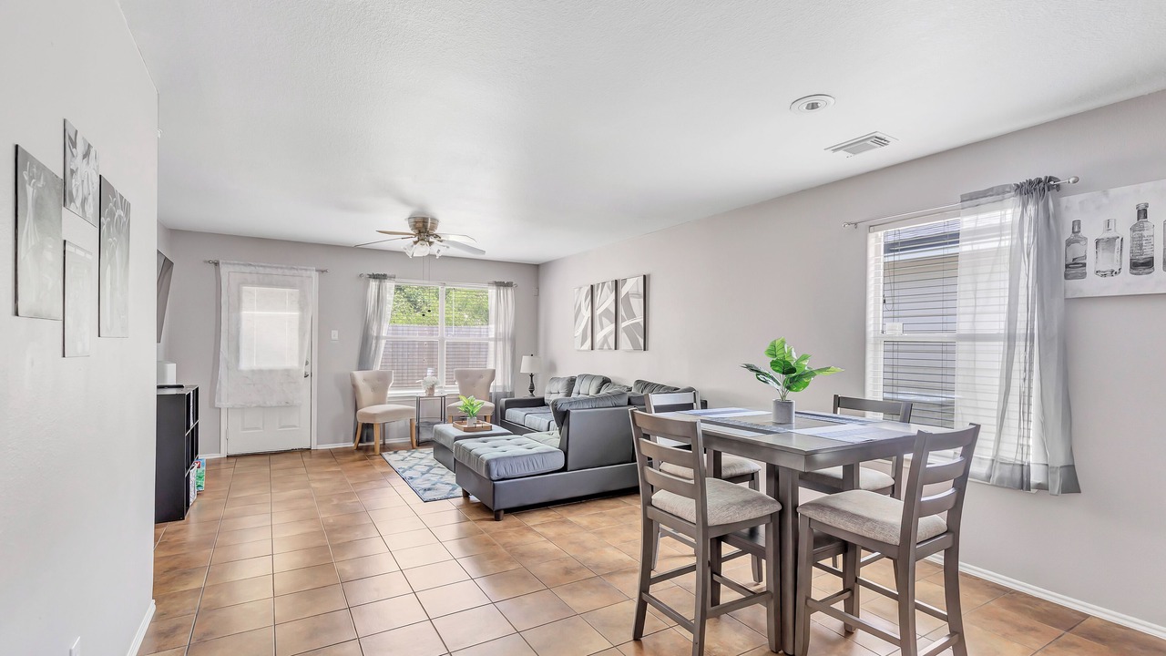 Photo of Livingroom in Humble