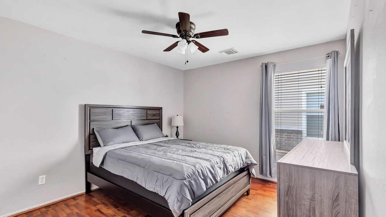 Photo of Bedroom in Humble