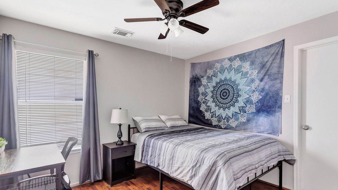 Photo of Bedroom in Humble