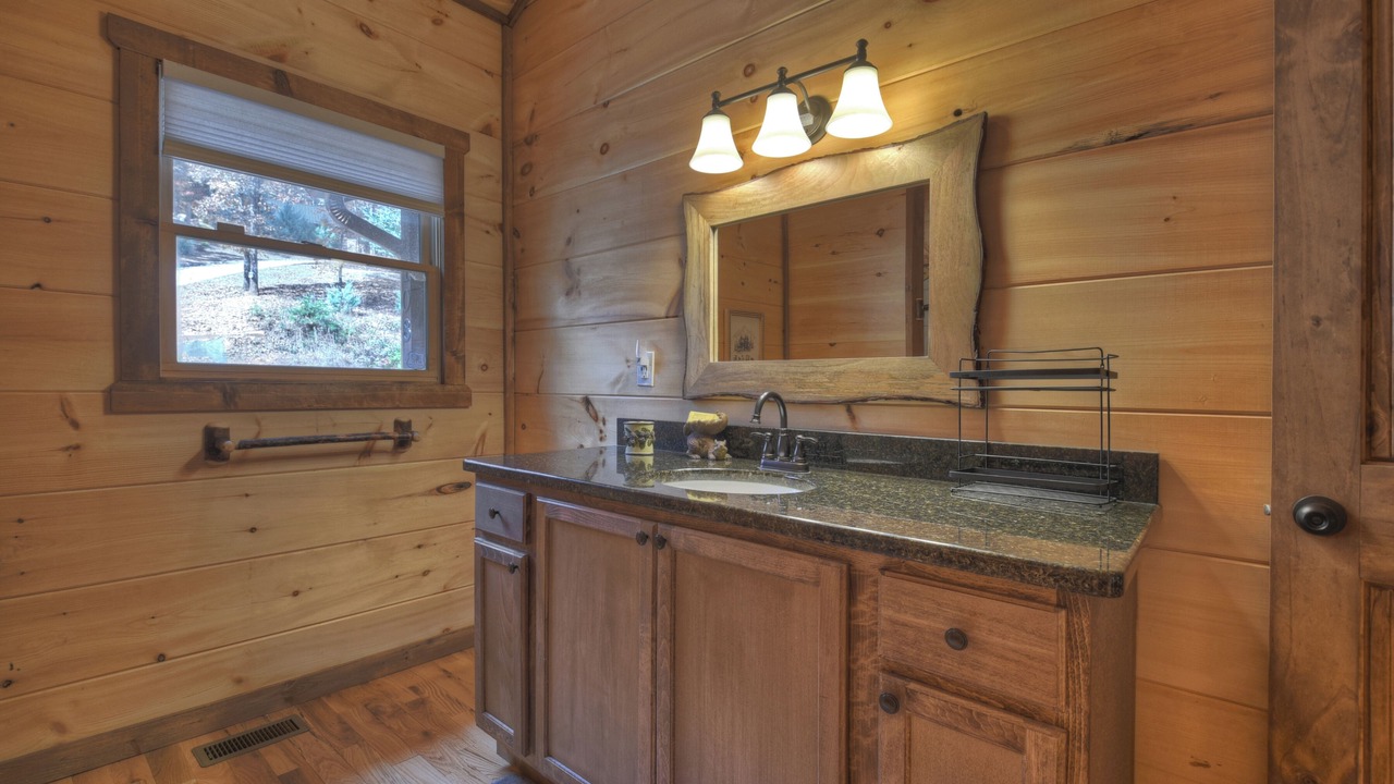 Photo of Bathroom in Copperhill