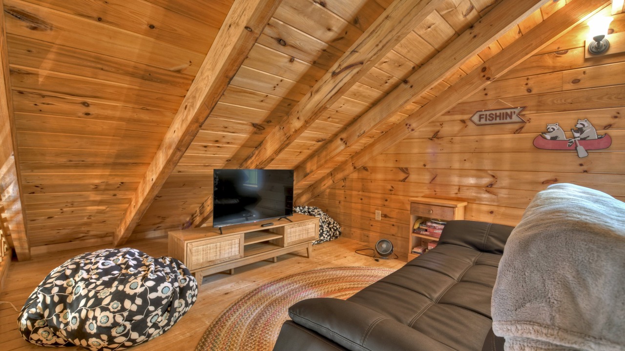 Photo of Others in Aska