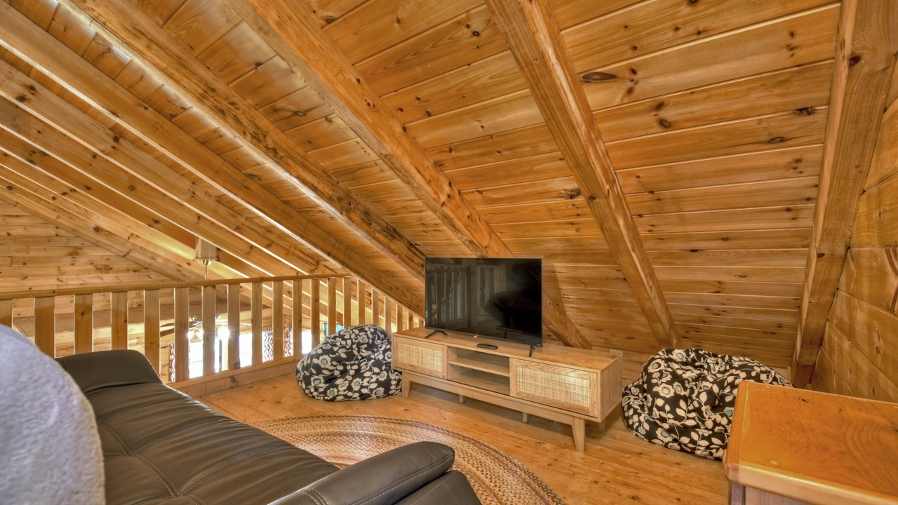 Photo of Others in Aska