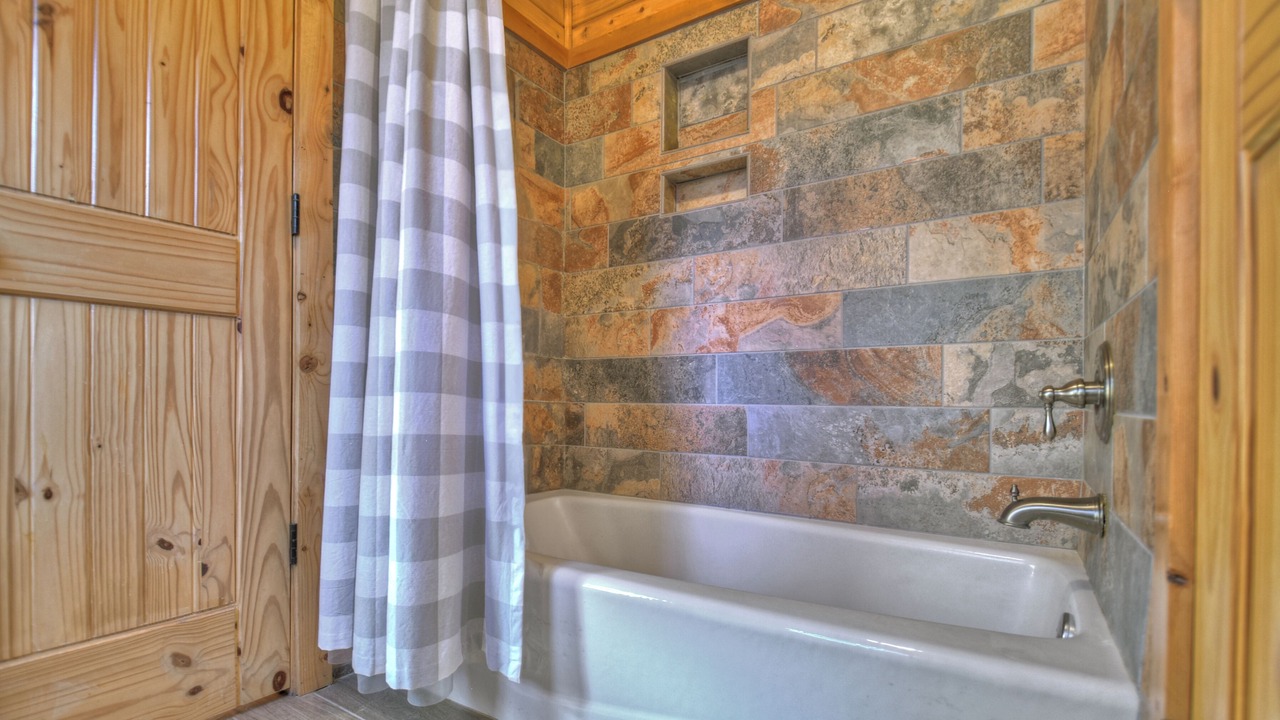 Photo of Bathroom in McCaysville