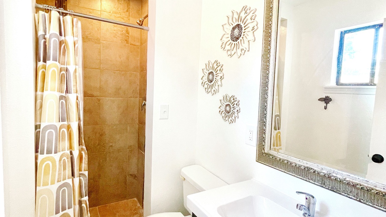 Photo of Bathroom in Aztec