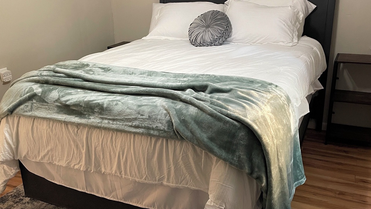 Photo of Bedroom in Winfield