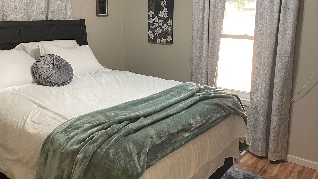 Photo of Bedroom in Winfield