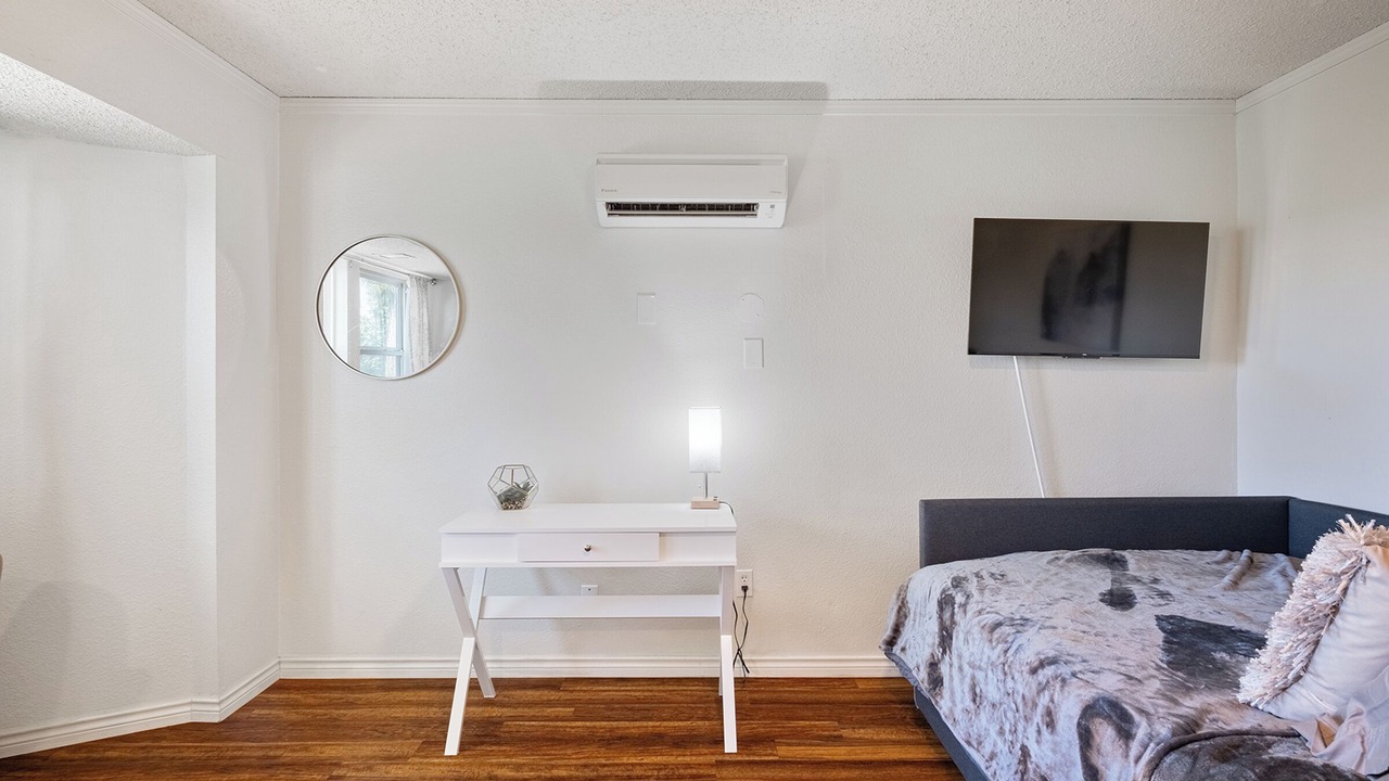 Photo of Bedroom in Bastrop