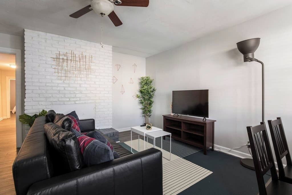 Photo of Livingroom in Smoketown Jackson